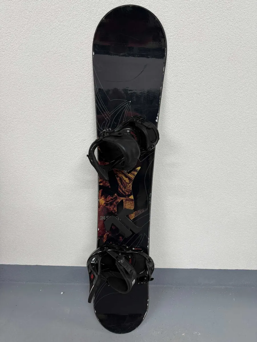 placa snowboard 24 seven theory L151cm