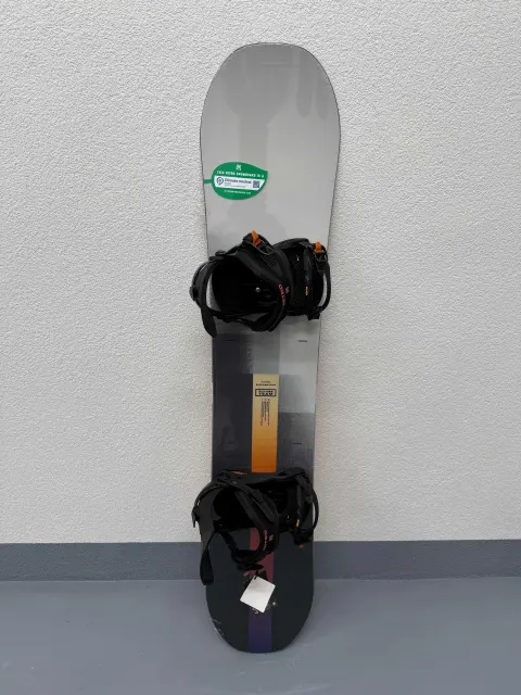 placa noua snowboard nitro future team L142cm