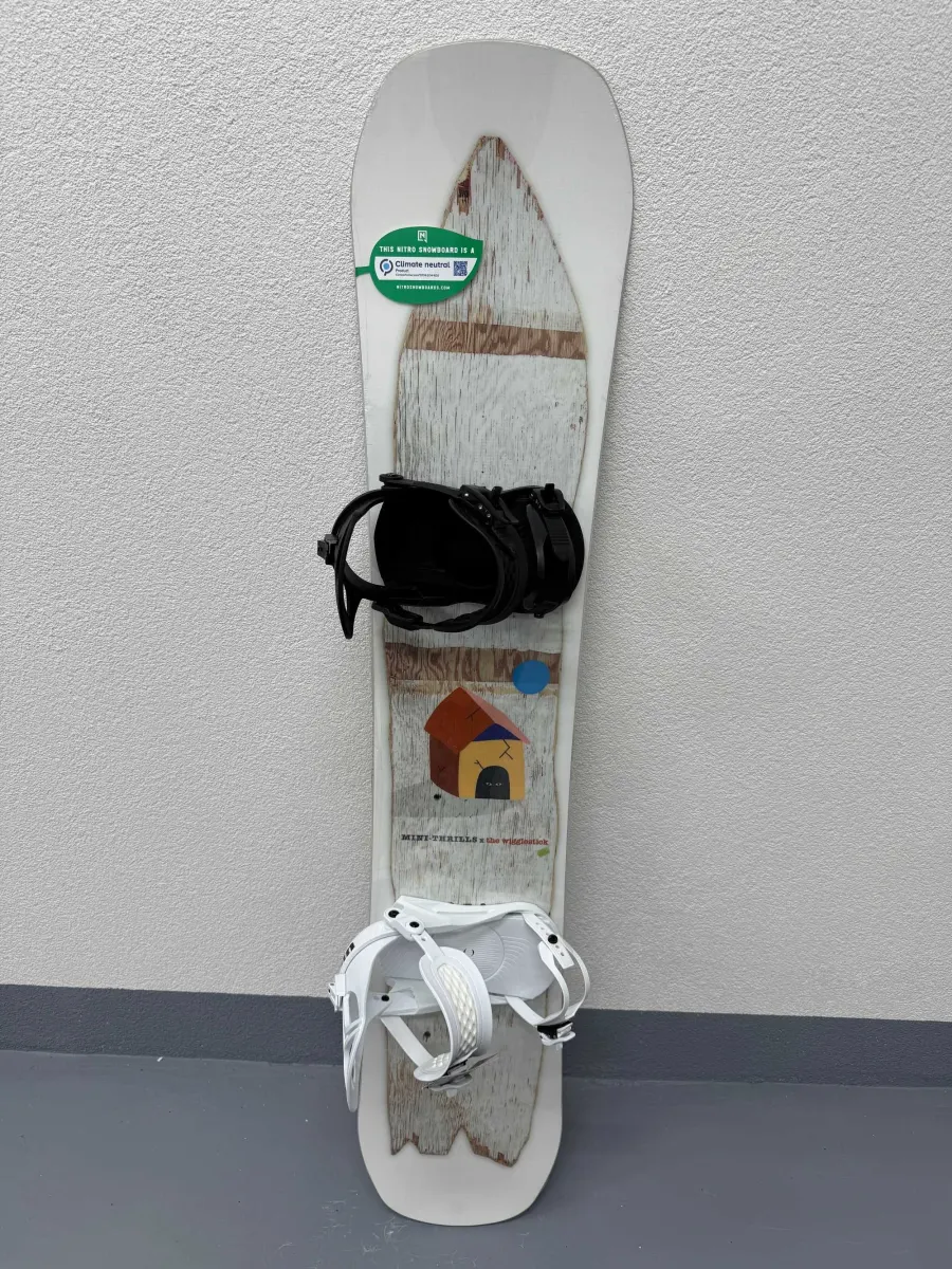 placa noua snowboard nitro mini-thrills L143cm