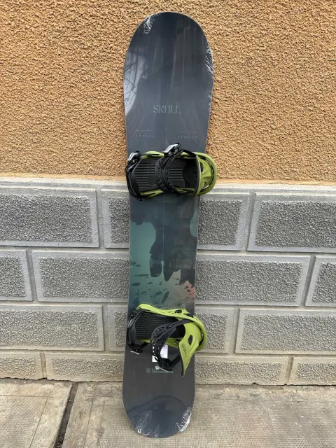 placa noua snowboard easy skull L156cm