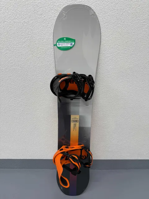 placa noua snowboard nitro future team L142cm