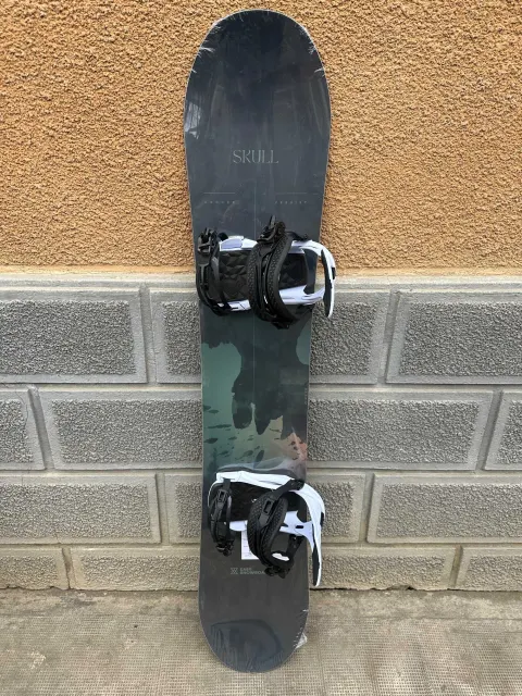 placa noua snowboard easy skull L152cm