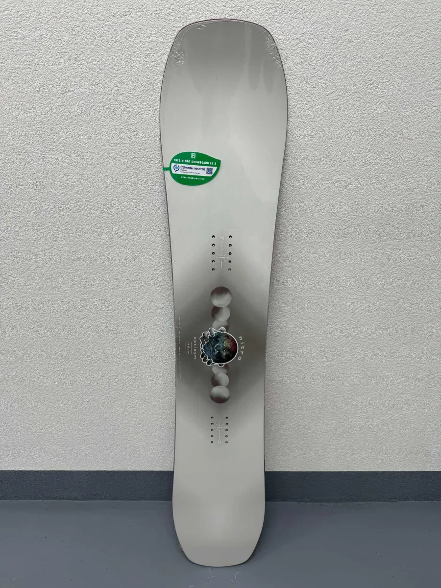 placa noua snowboard nitro optisym L146,142cm