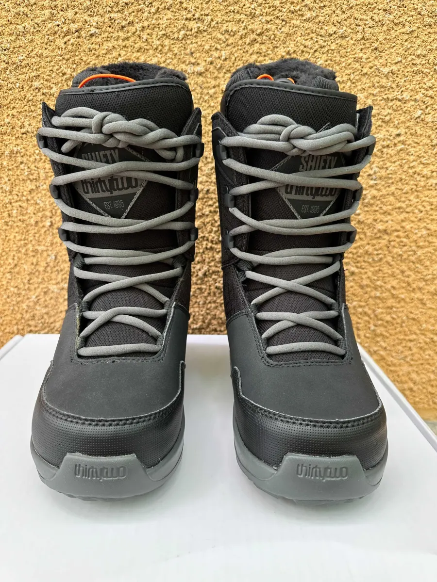 boots noi thirtytwo shifty europa 38